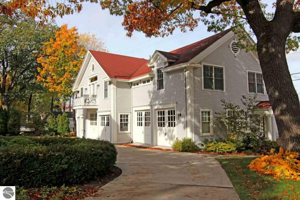 230 Wellington Street, Traverse City, MI 49686